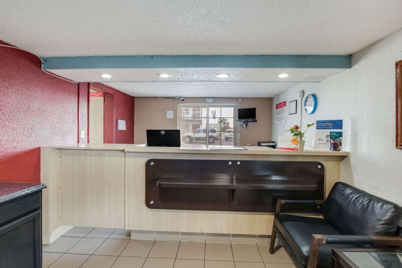 Econo Lodge Inn & Suites Терре-Хот Екстер'єр фото