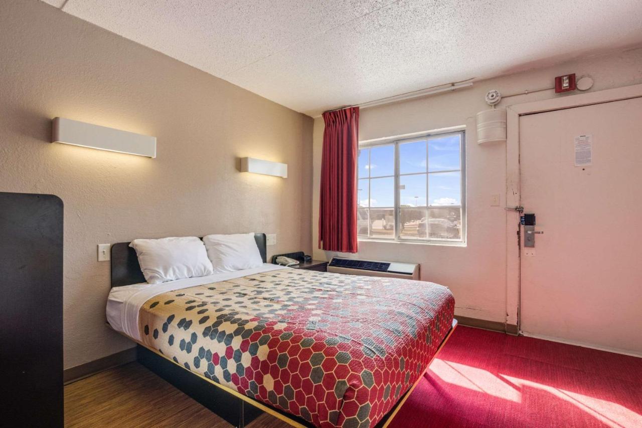 Econo Lodge Inn & Suites Терре-Хот Екстер'єр фото
